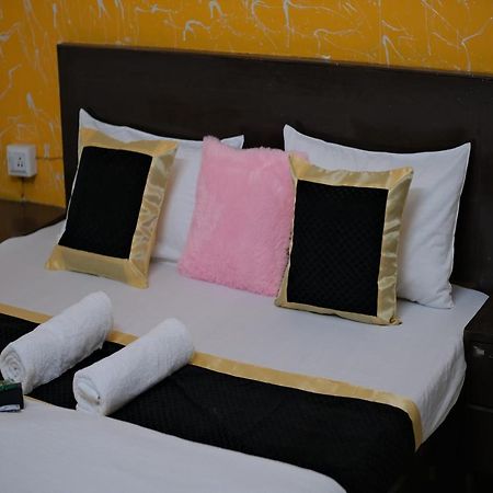 אגרה Travel Monkey Hostel מראה חיצוני תמונה