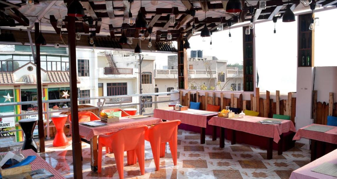אגרה Travel Monkey Hostel מראה חיצוני תמונה
