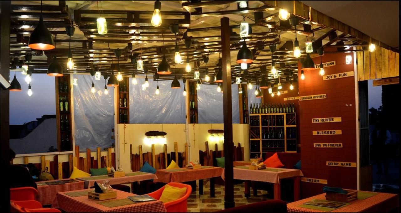 אגרה Travel Monkey Hostel מראה חיצוני תמונה