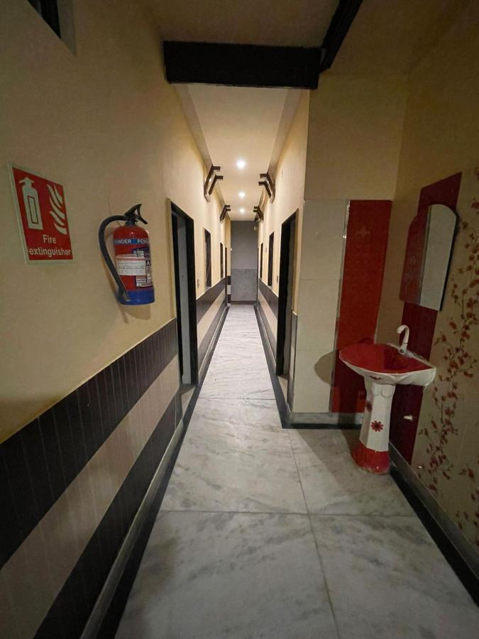אגרה Travel Monkey Hostel מראה חיצוני תמונה