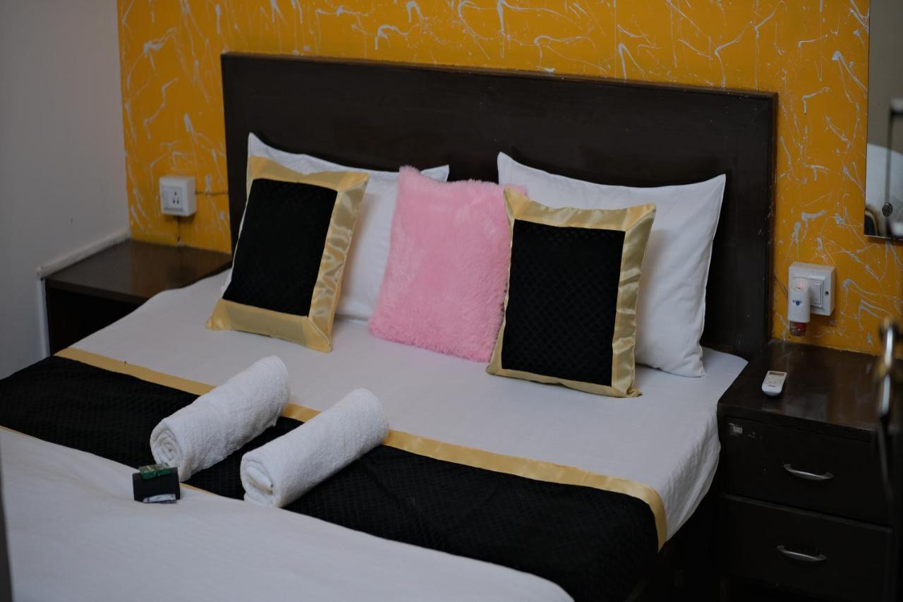 אגרה Travel Monkey Hostel מראה חיצוני תמונה