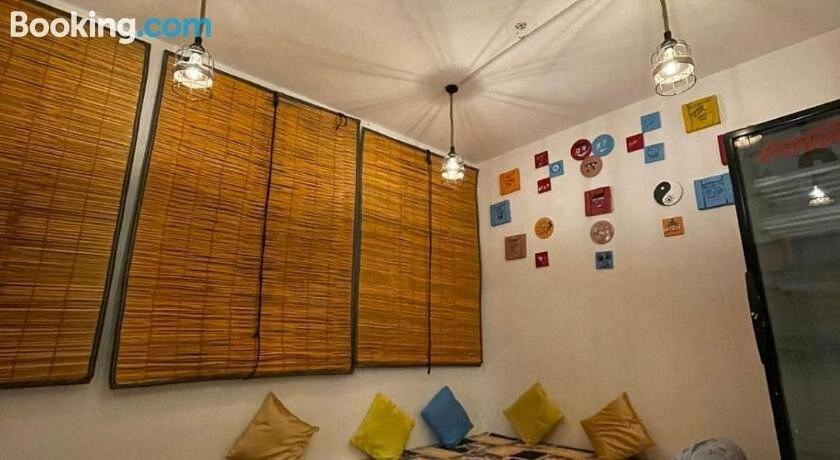 אגרה Travel Monkey Hostel מראה חיצוני תמונה